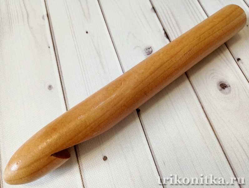 Крючок деревянный 25мм
